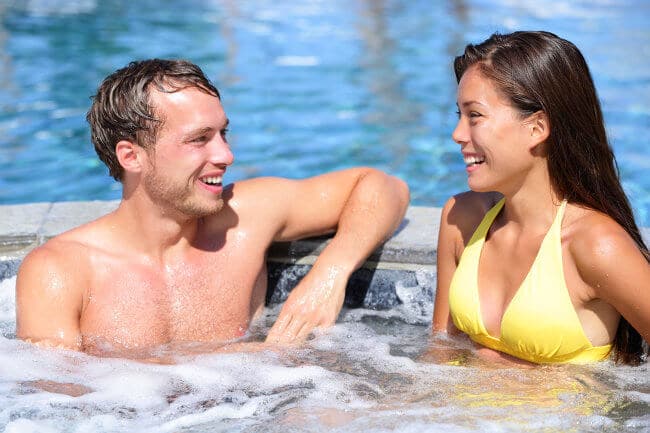 hot-tub-couple-on-a-date